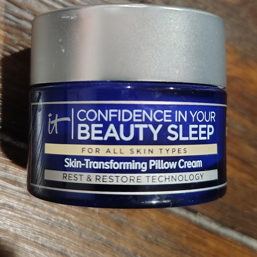 IT Cosmetics Night Cream - Blue and Silver